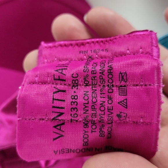 (2) Vanity Fair Bras Size 38C - Picture 8 of 8
